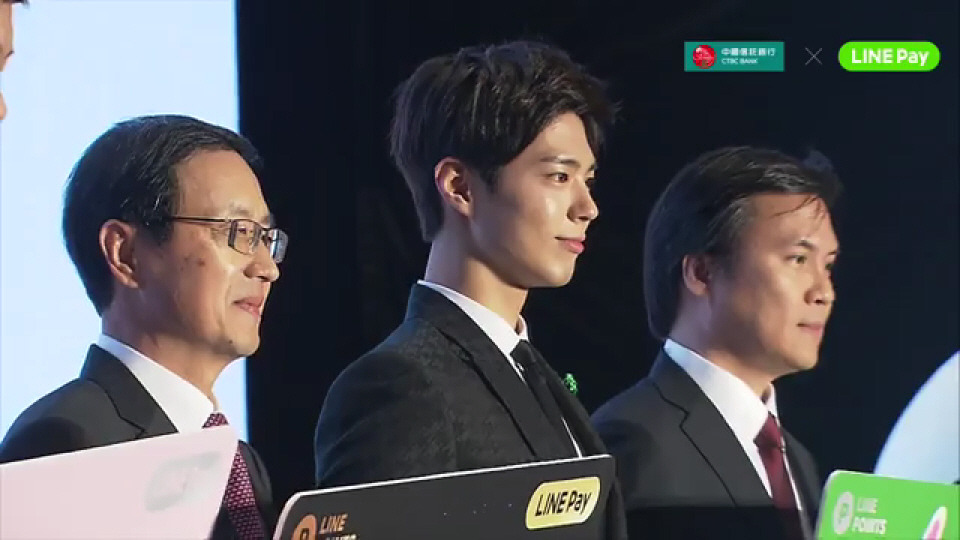 오늘자 박보검 대만에서 외모로 국위선양.jpgif | 인스티즈