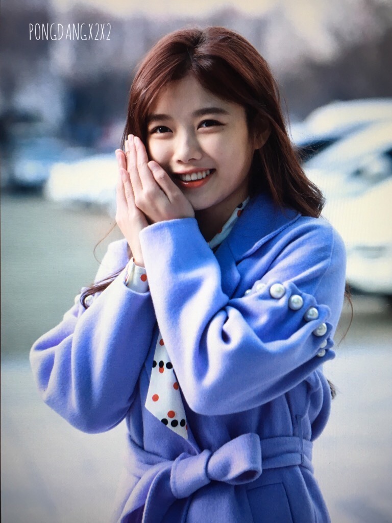 간만에 다시보는 김유정 사랑니뽑고 얼굴 부었던 사진. jpg | 인스티즈