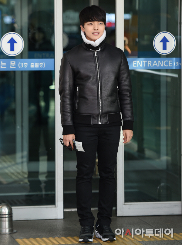 이정재,이광수,여진구,손호준 공항패션(feat.무스탕) | 인스티즈