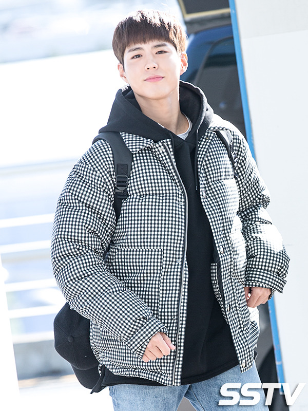 박보검 오늘자 공항 패션.jpg | 인스티즈