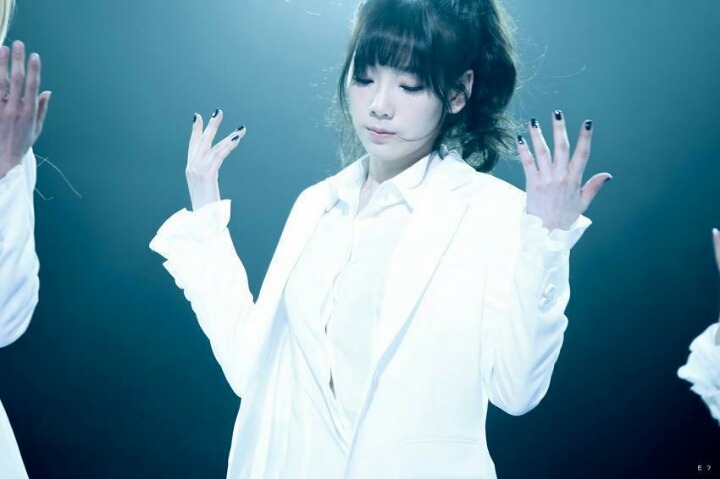 태연 흑발 vs 갈색 vs 핑크 vs 금발 vs 애쉬그레이(사진많음주의) | 인스티즈