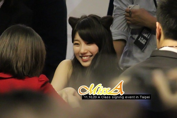 팬들 만날 때 수지 | 인스티즈