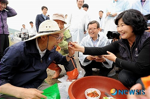 이명박 먹방사진 보고가세요 | 인스티즈