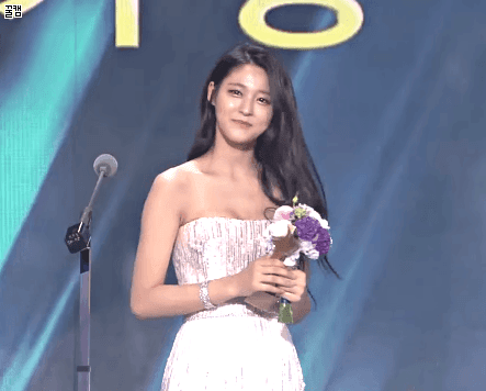 설현이 이제 제여친해도 될듯 ㄷㄷㄷ.gif | 인스티즈