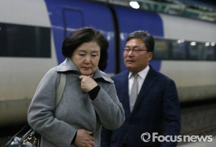 ??? : 어디랬죠? 서면이라구요? | 인스티즈