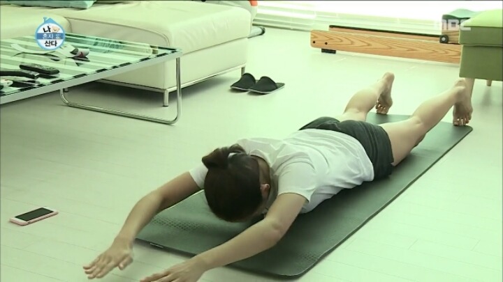 닝겐 사는 거 다 똑같다는 거 보여준 운동하는 한혜진.jpg (feat.힘들 땐 시우민) | 인스티즈