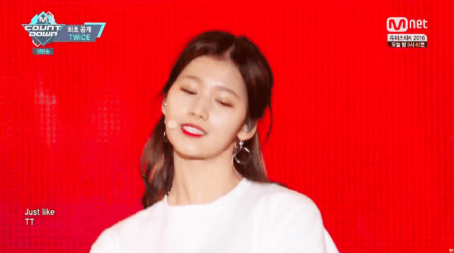 [twice] 오늘자 트와이스 엠넷 TT무대 멤버별 움짤들.gif | 인스티즈