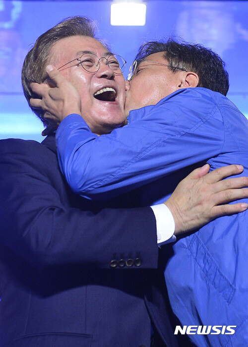 어제자 광화문광장 취객 난입;, | 인스티즈