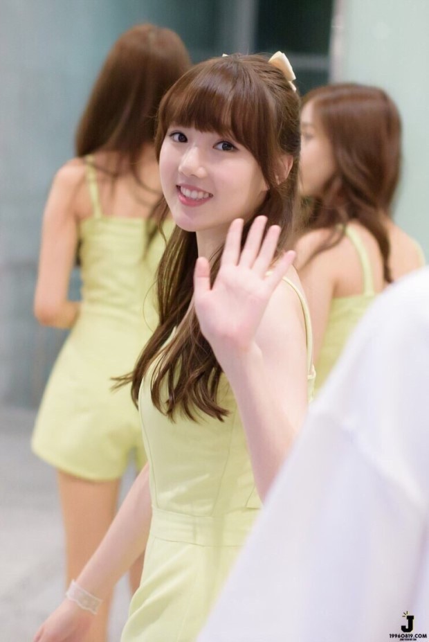 몇달전부터 꾸준히 닮았다vs안닮았다로 의견이 갈리는 여돌 두명.jpg | 인스티즈