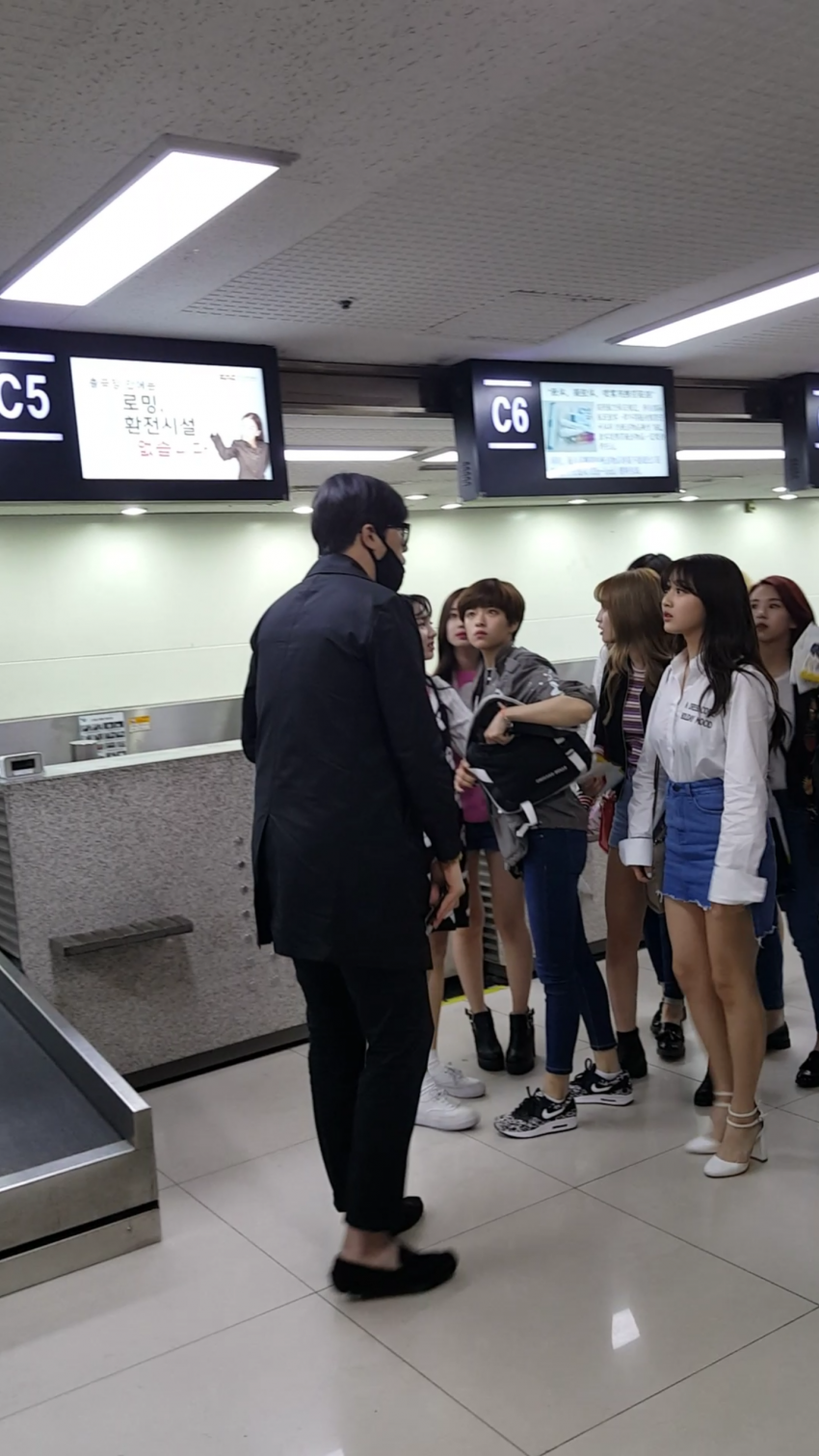 매니저 바라보는 트와이스 | 인스티즈