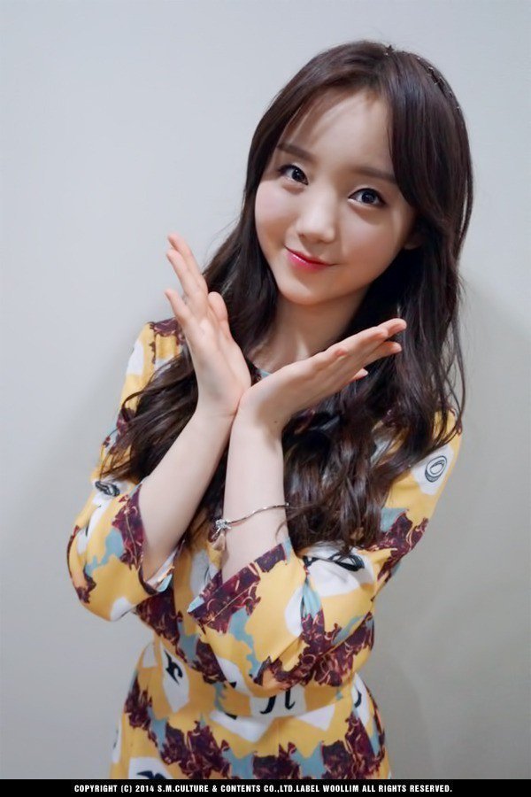러블리즈 케이의 사진찍을 때 버릇 | 인스티즈