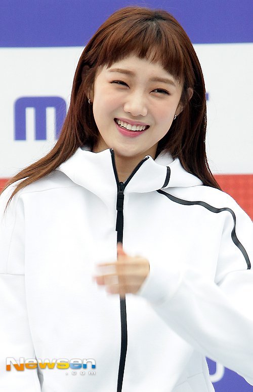 오늘자 이성경 근황 | 인스티즈