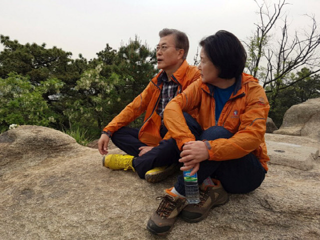 마지막으로 백수생활을 즐기는 문재인.jpg | 인스티즈