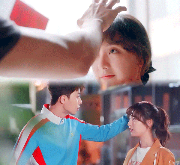 김지원 쓰담쓰담하는 박서준.gif | 인스티즈