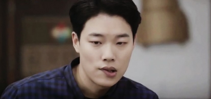 류준열로 알아보는 남자 앞머리 까기 vs 내리기 | 인스티즈
