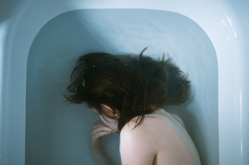 늘 아름다운 주인공을 꿈꾸는 우리. 그러나 때로는 누군가의 삶에 이토록 서글픈 조연일 수 있음에 | 인스티즈