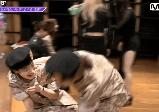 트와이스 급식단의 귀여움이 이정도지말입니다.gif | 인스티즈