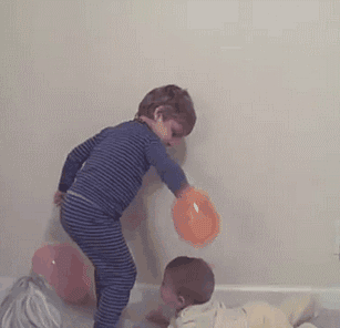 동생 활용법.gif | 인스티즈