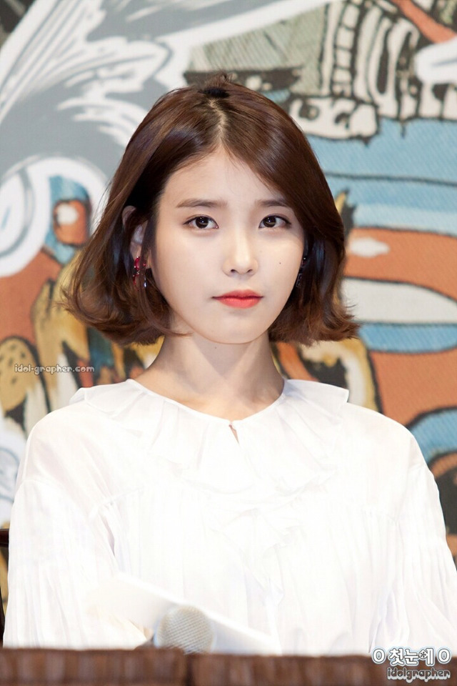 이뻐 죽겠는 아이유 | 인스티즈