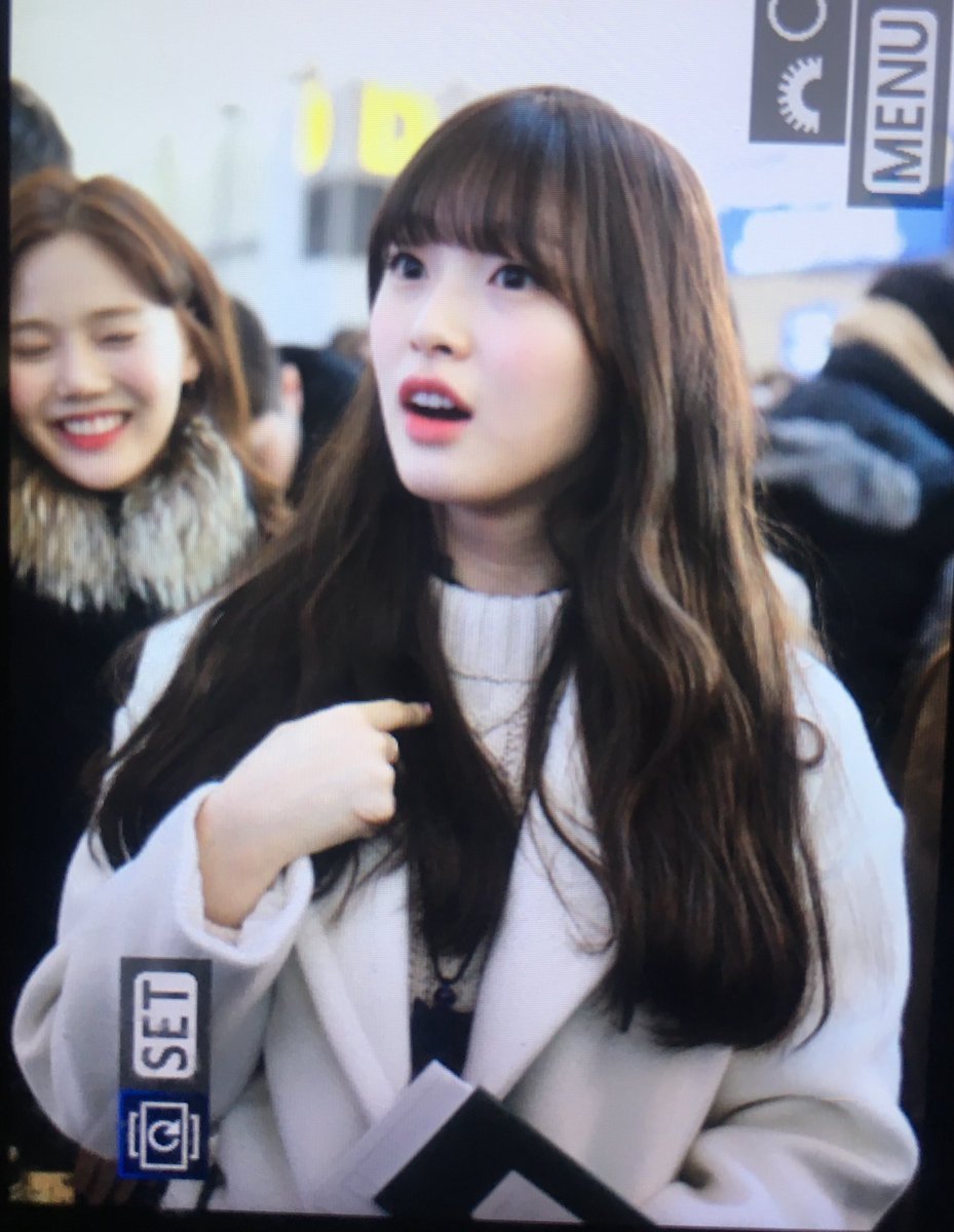 오늘자 오마이걸 인천공항 일본 출국 사진.JPG | 인스티즈