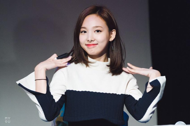 몸푸는 나연이 | 인스티즈