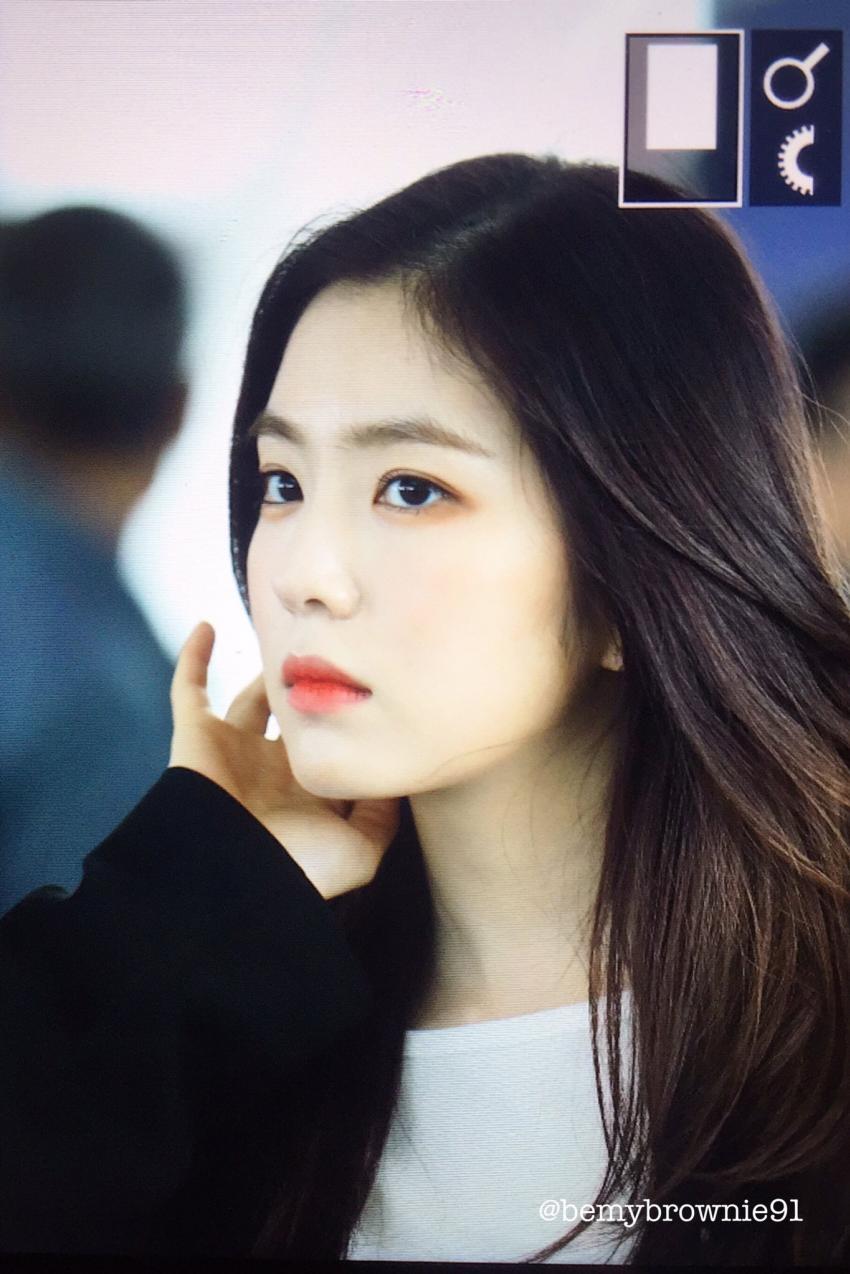 오늘자 출국하는 레드벨벳.jpg | 인스티즈