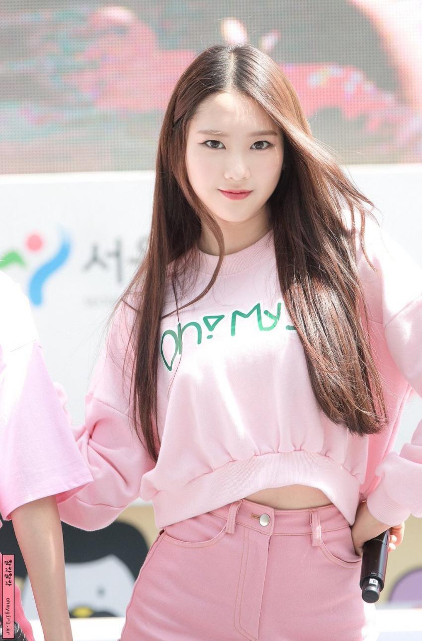 겉으로 보기엔 시크해보이지만 실제론 착한 오마이걸 지호.JPG | 인스티즈