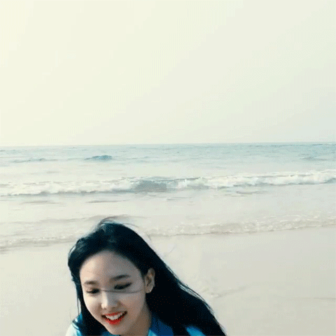 트와이스 나연 : 팬 분들께 바닷물을 보여드려야지 헤헤.,ㅎ | 인스티즈