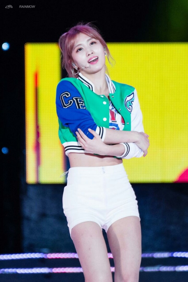 [트와이스] 어제 열린음악회에서 미나랑 모모 투샷 | 인스티즈