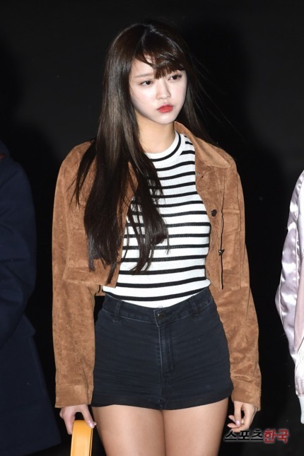오늘자 뮤뱅 출근길 오마이걸 유아.jpg | 인스티즈