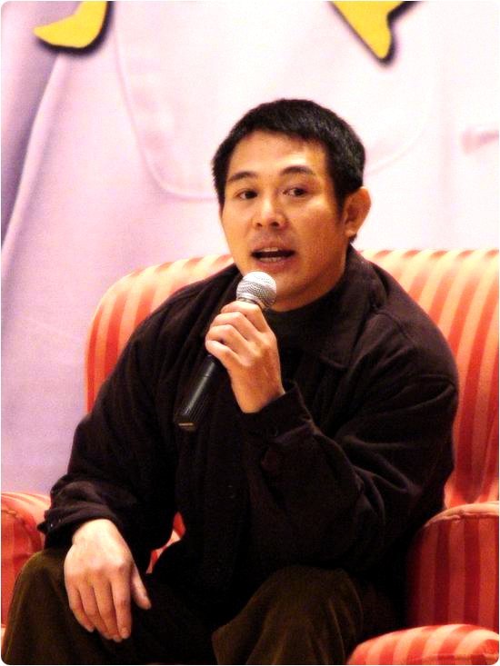 중국내에서도 이미지가 좋은 무술배우.. 영화에서나 또한 사생활마저도 모든사람들에게 귀감이 되고 존경심을 불러일으키는 분 | 인스티즈