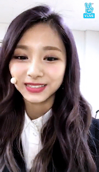 [twice] 오늘 깜짝 개인V앱한 쯔위 움짤.gif | 인스티즈