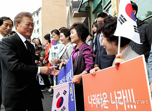 문재인 대통령이 궁금했던 외신기자의 질문..jpg | 인스티즈