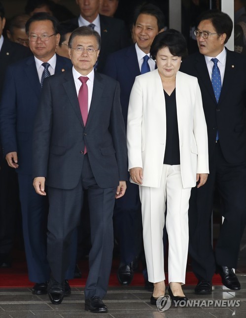독일로 출국하는 문재인 대통령.jpg | 인스티즈