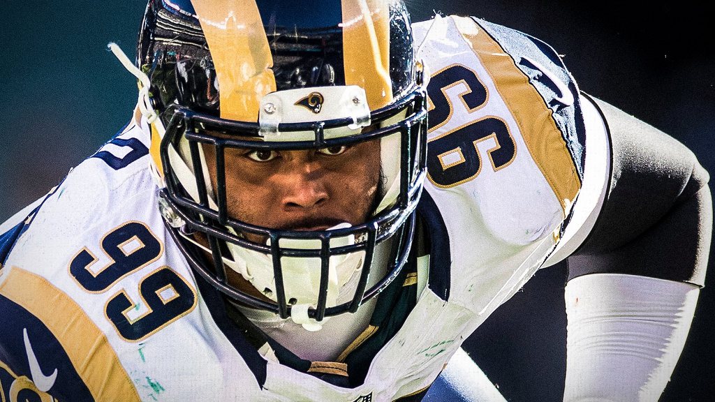 NFL 피지컬 괴물들도 쩔쩔맨다는 압도적인 성님 | 인스티즈