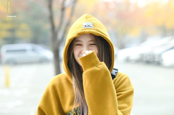 [fromis_9] 노지선의 머리 색을 탐내는 장규리.gif | 인스티즈
