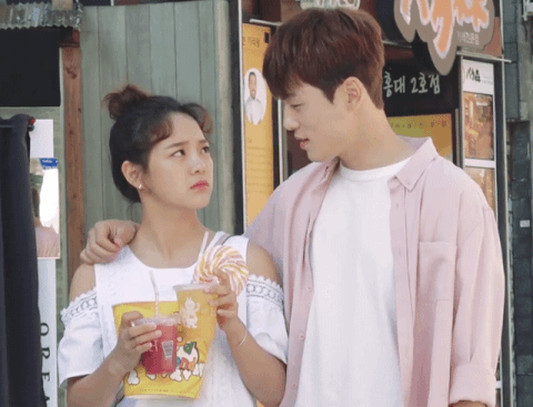 [학교2017] 뽀뽀신 구도별로 찍느라 7번이나 볼뽀뽀한 김세정 김정현.jpgif | 인스티즈