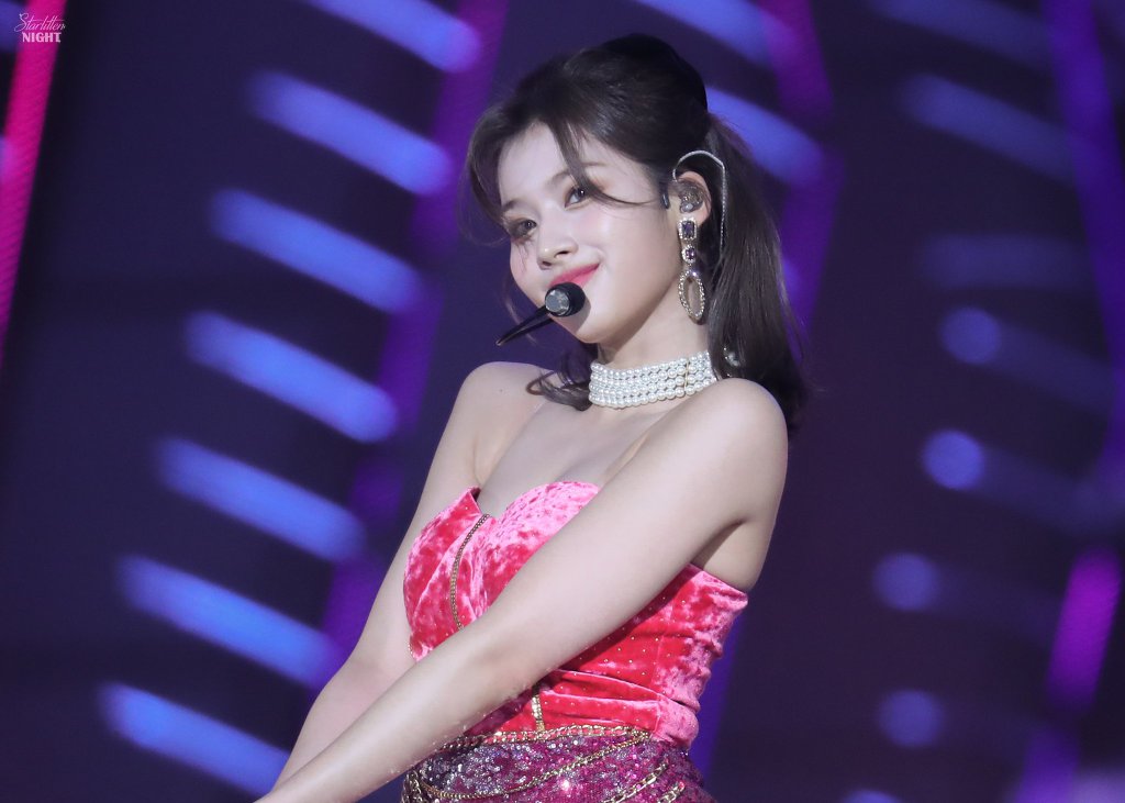 오늘이 생일인 트와이스 사나.jpgif (335장) | 인스티즈
