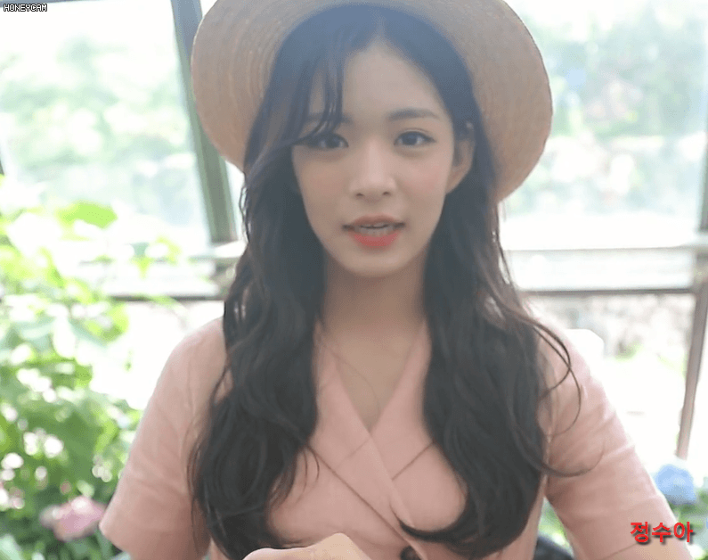 프로미스 나인 두근두근(DKDK) 자켓 비하인드.gif | 인스티즈