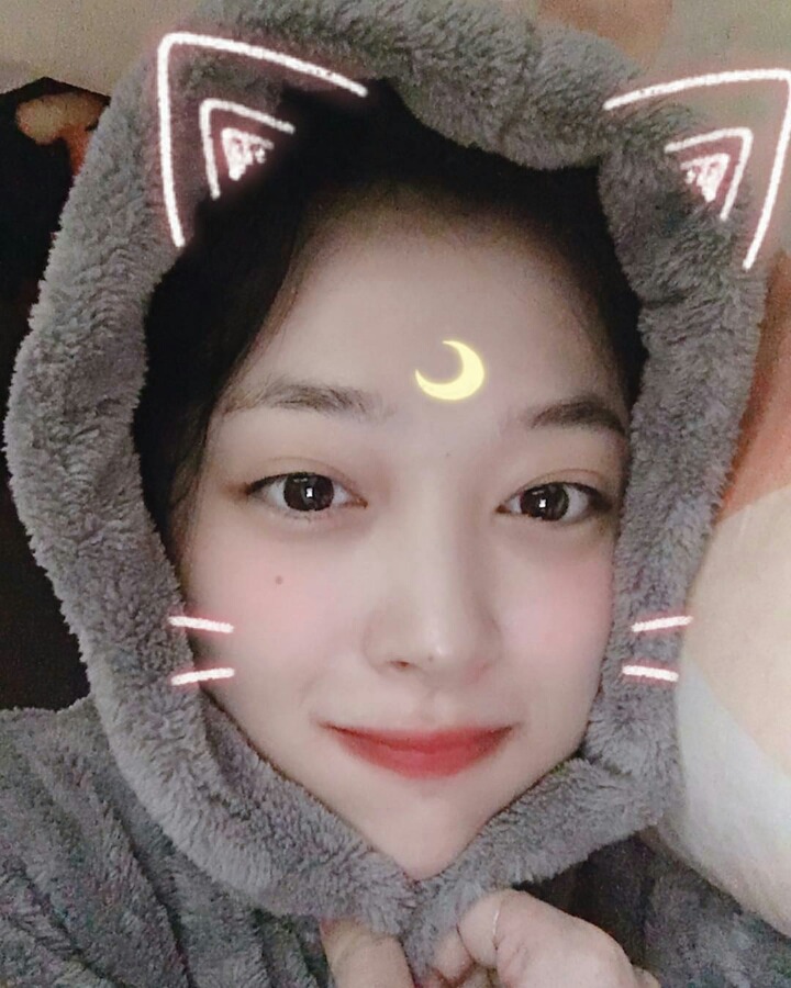 오늘자 설리 인스타 업뎃 | 인스티즈
