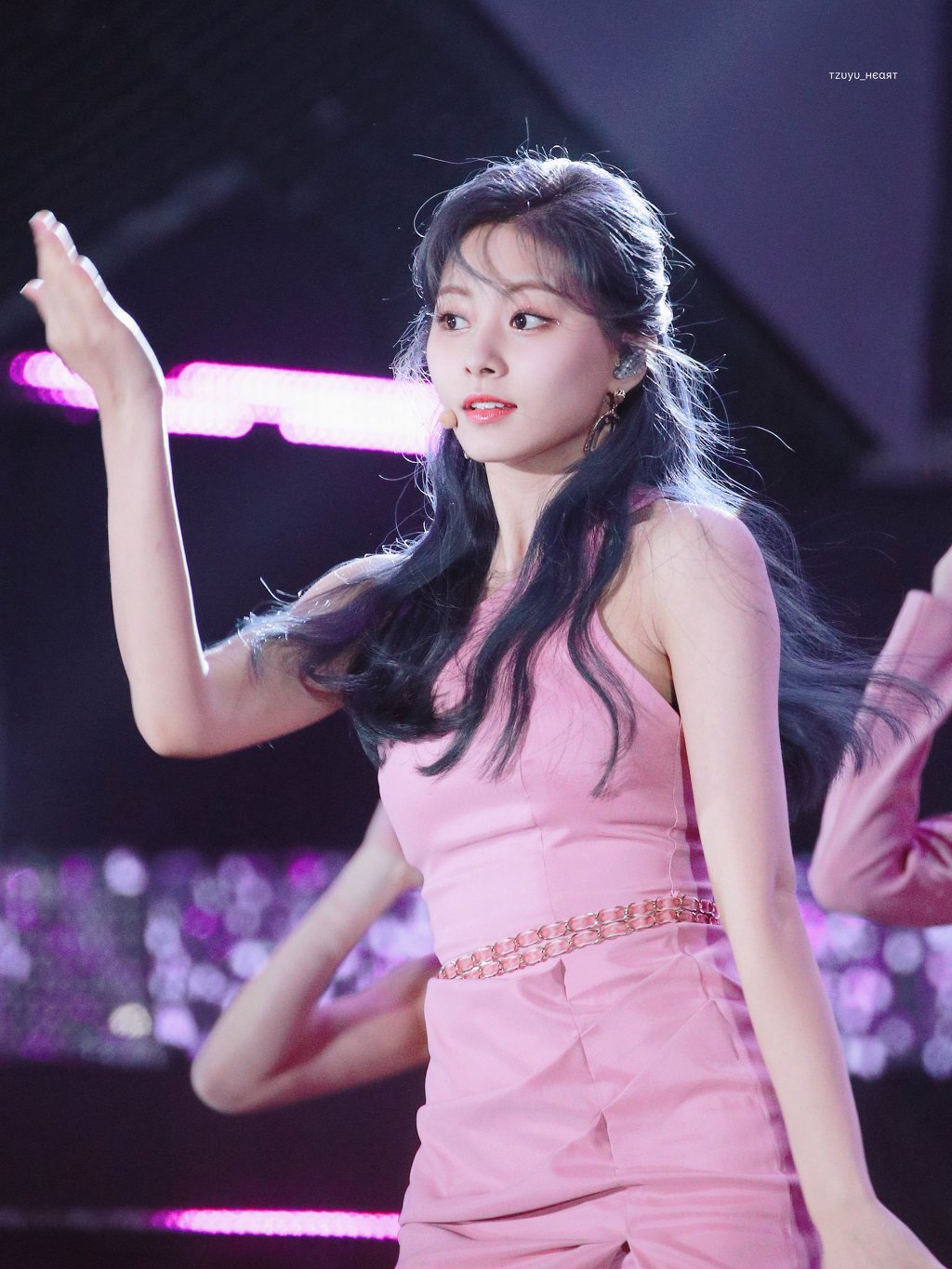 머리묶은 쯔위.jpgif | 인스티즈
