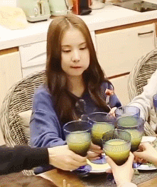 오물오물 잘먹는 여자친구 은하.gif | 인스티즈