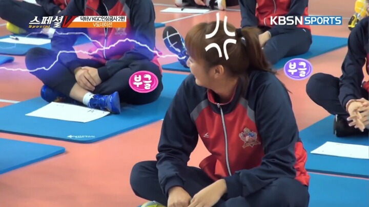 도전골든벨 전 스케치북에 써놓은 여배선수들의 낙서.jpg | 인스티즈