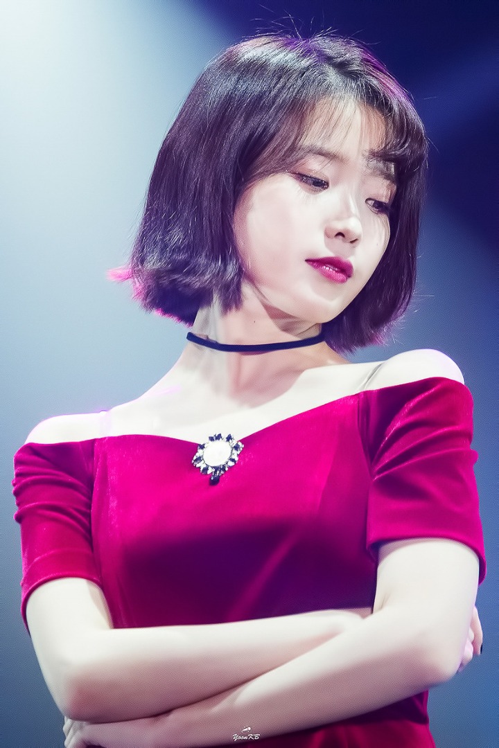 아이유 레드 원피스.jpg | 인스티즈