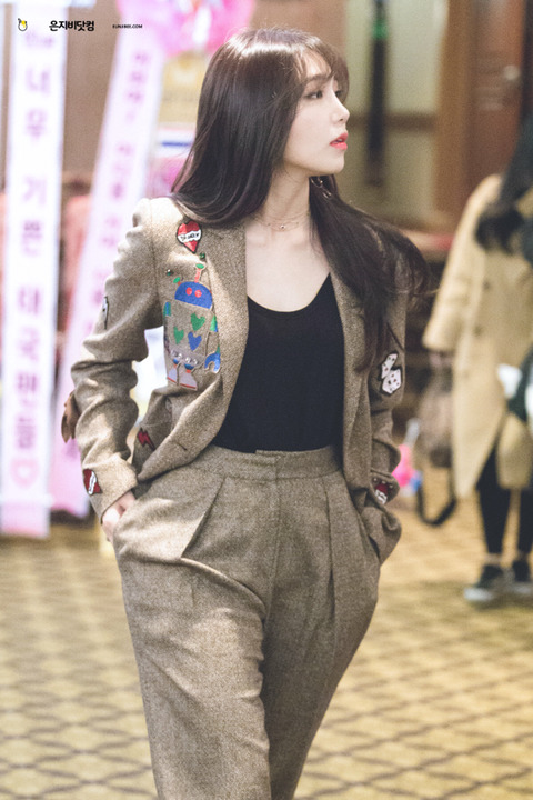 [에이핑크] 평소 아침보다는 조금 덜 추운 것 같아서 정은지 | 인스티즈