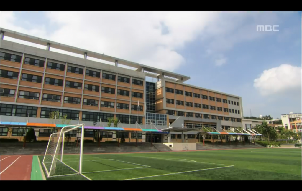 [하이킥3] 지나고 교가를 만들다 창작의 고통을 느끼는 하선과 윤건ㅋㅋㅋ.jpg | 인스티즈