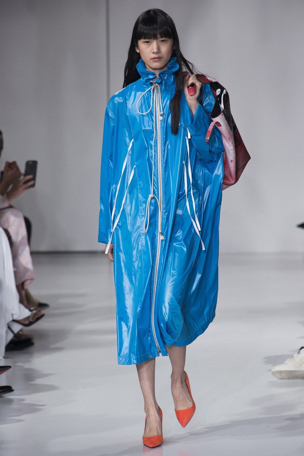 Calvin Klein by 라프 시몬스 2018 S/S 컬렉션 | 인스티즈