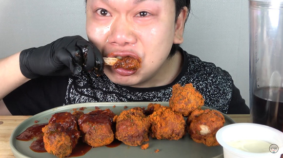 먹방 도중 탈주한 유튜버.jpg | 인스티즈