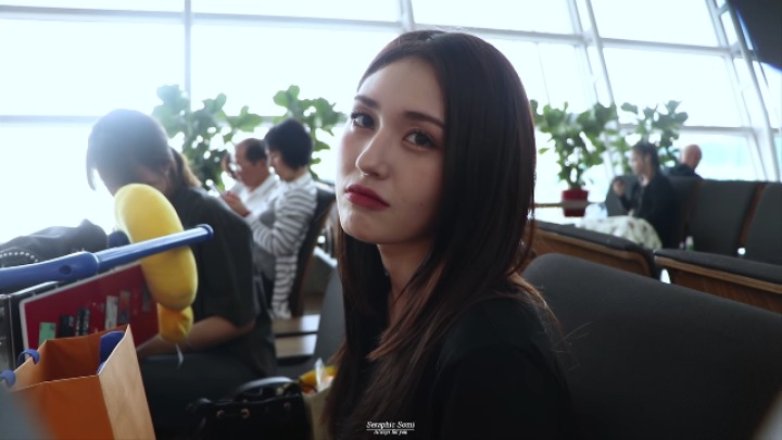 인터뷰하는 소미 | 인스티즈