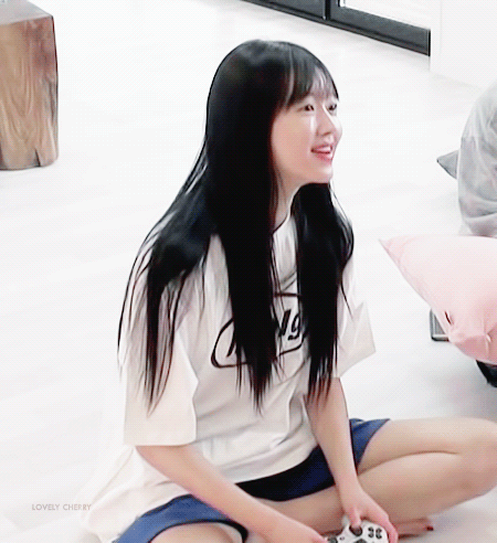식량일기 오마이걸 유아.gif | 인스티즈